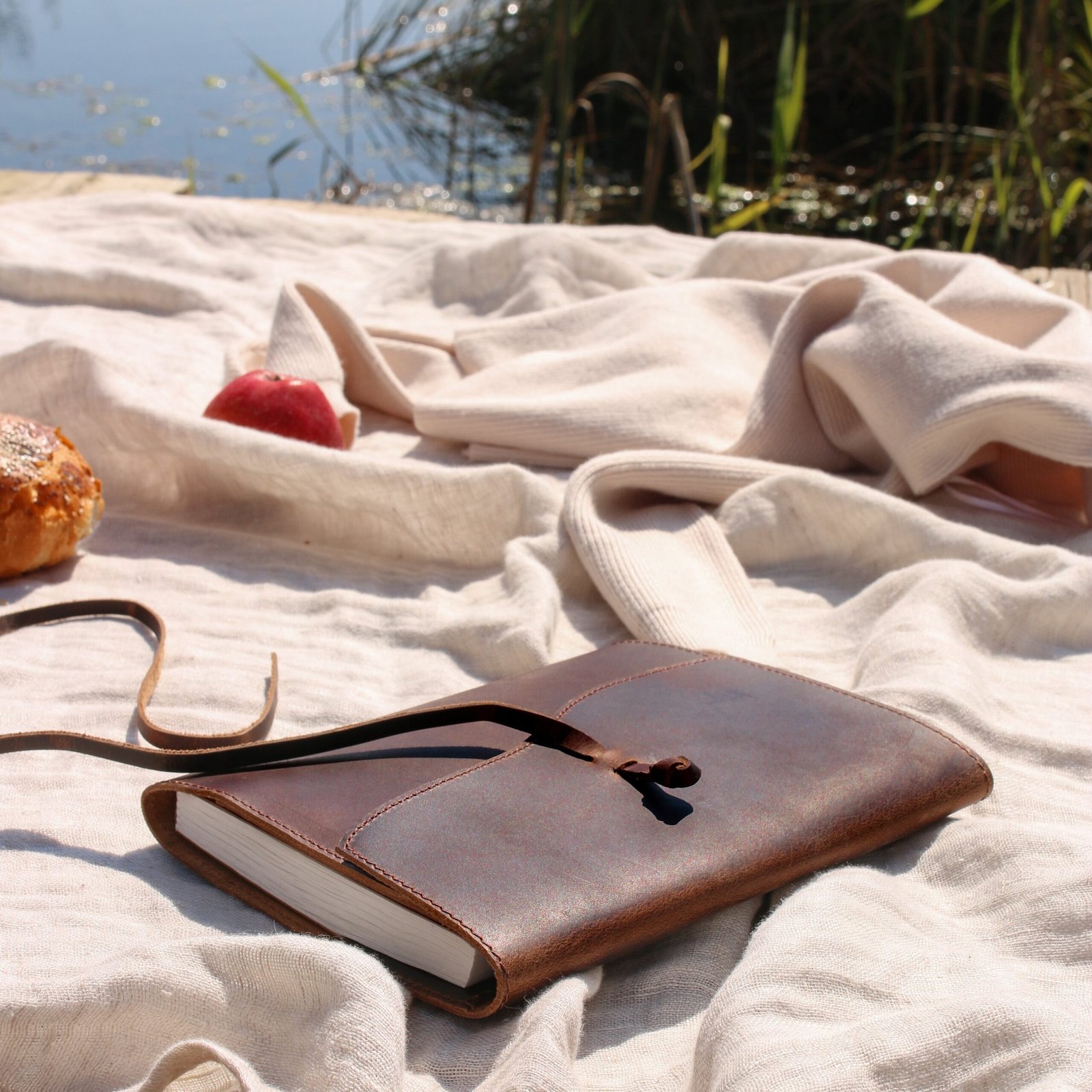 Leather Journal Refillable - Notebook Universe - Image 6