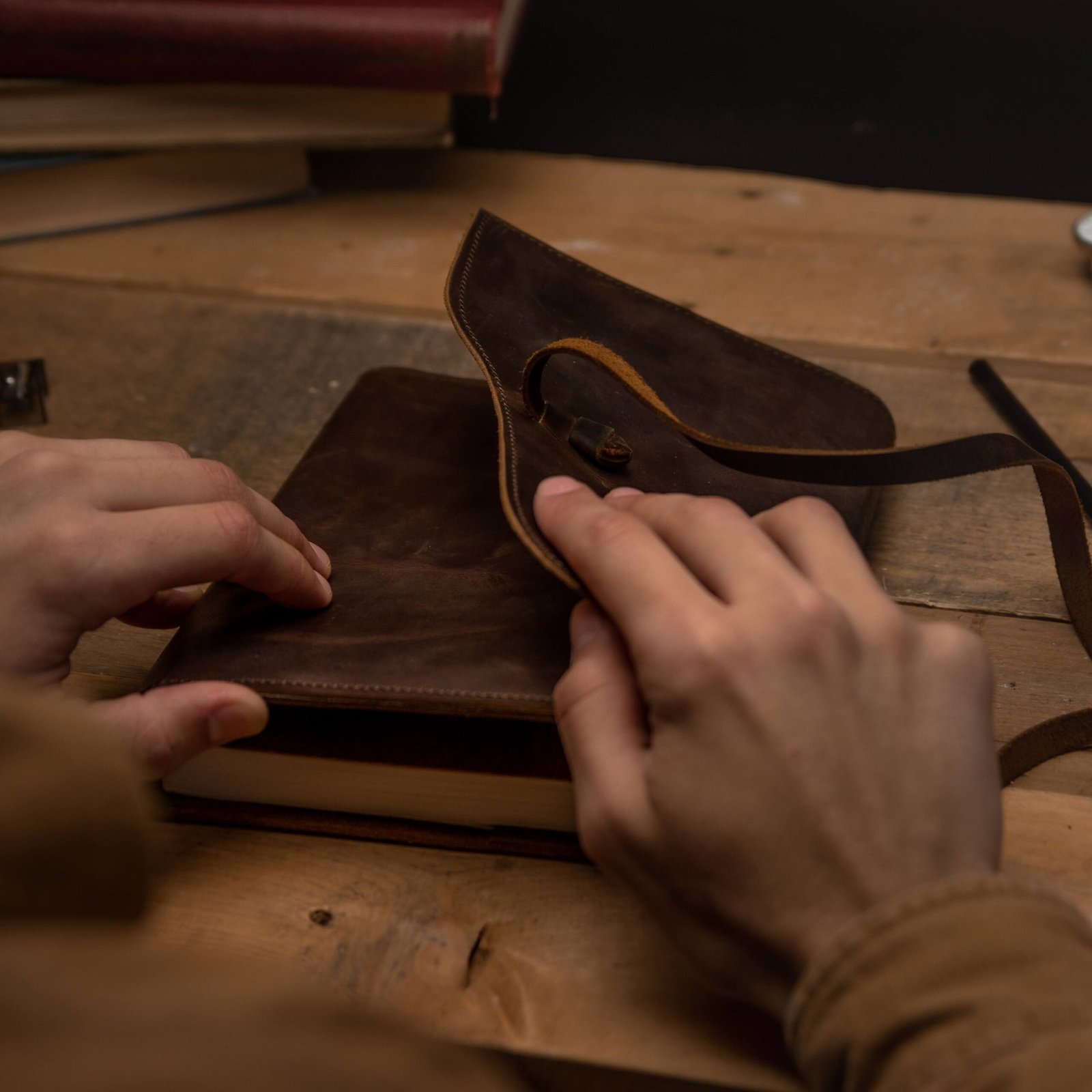 Leather Journal Refillable - Notebook Universe - Image 7
